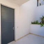 Laurus Five Stars Apartament *