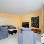 Laurus Five Stars