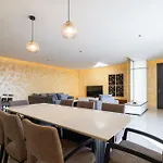 Apartment Laurus Five Stars