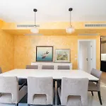 Laurus Five Stars Apartament *