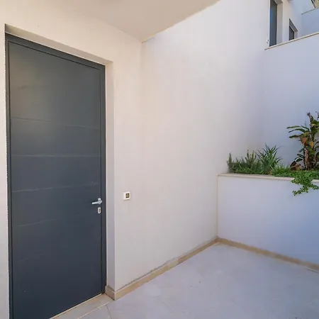 Laurus Five Stars Appartement *