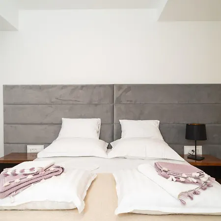 Laurus Five Stars Appartement *