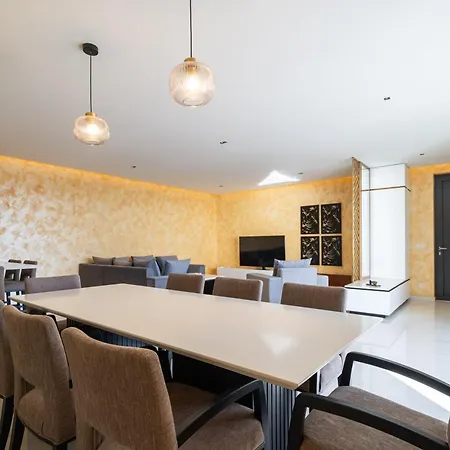 Apartment Laurus Five Stars