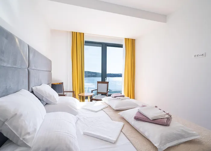 Апартаменты Laurus Five Stars