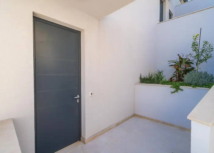 Laurus Five Stars Апартаменты *