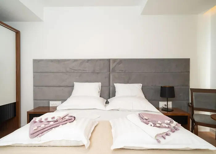 Laurus Five Stars Апартаменты *