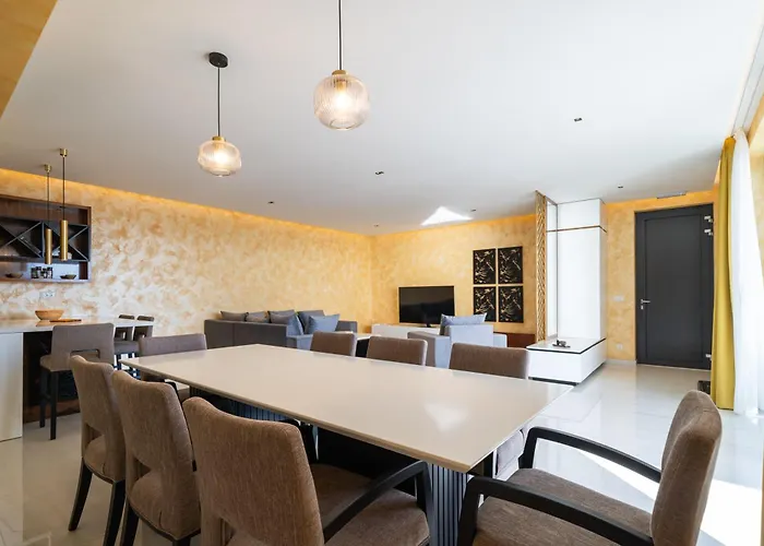 Апартаменты Laurus Five Stars