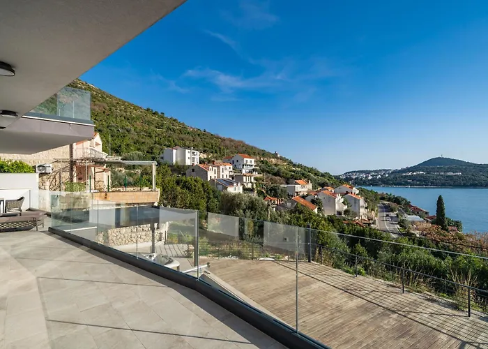 Laurus Five Stars Апартаменты *