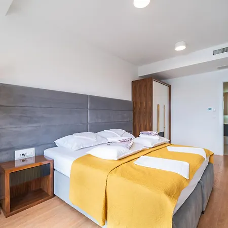 Lejlighed Laurus Five Stars